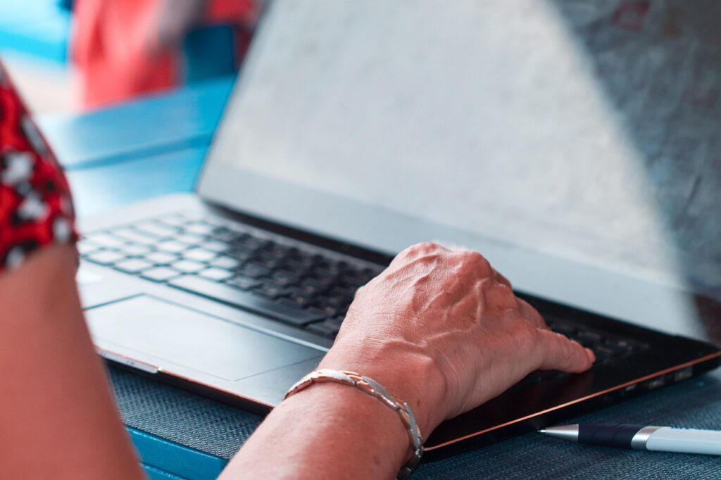 リモートワーク中のメンタルケアに効果的な方法は？