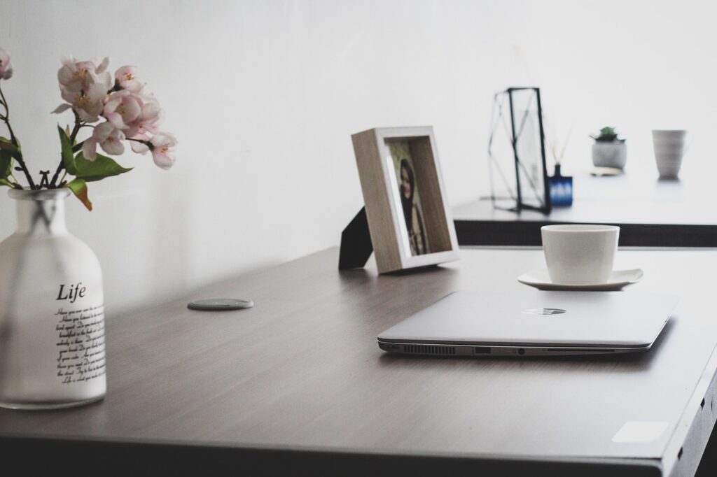 在宅勤務中の肩こり解消法にはどんな方法がある？