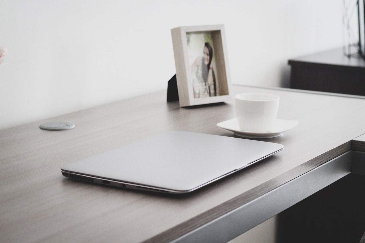 在宅勤務と子育ての両立で感じるストレスを軽減する方法は？